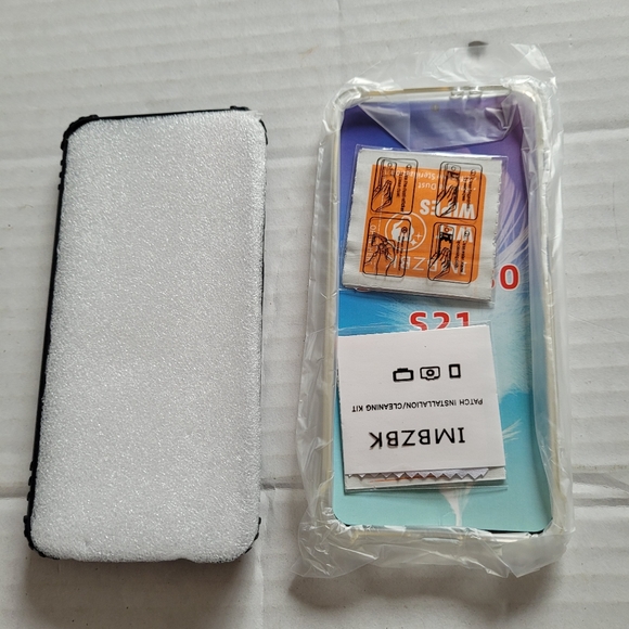 IMBZBK Samsung S21 / S30 Cases Black and Clear with 2 Screen Protectors - Picture 3 of 10